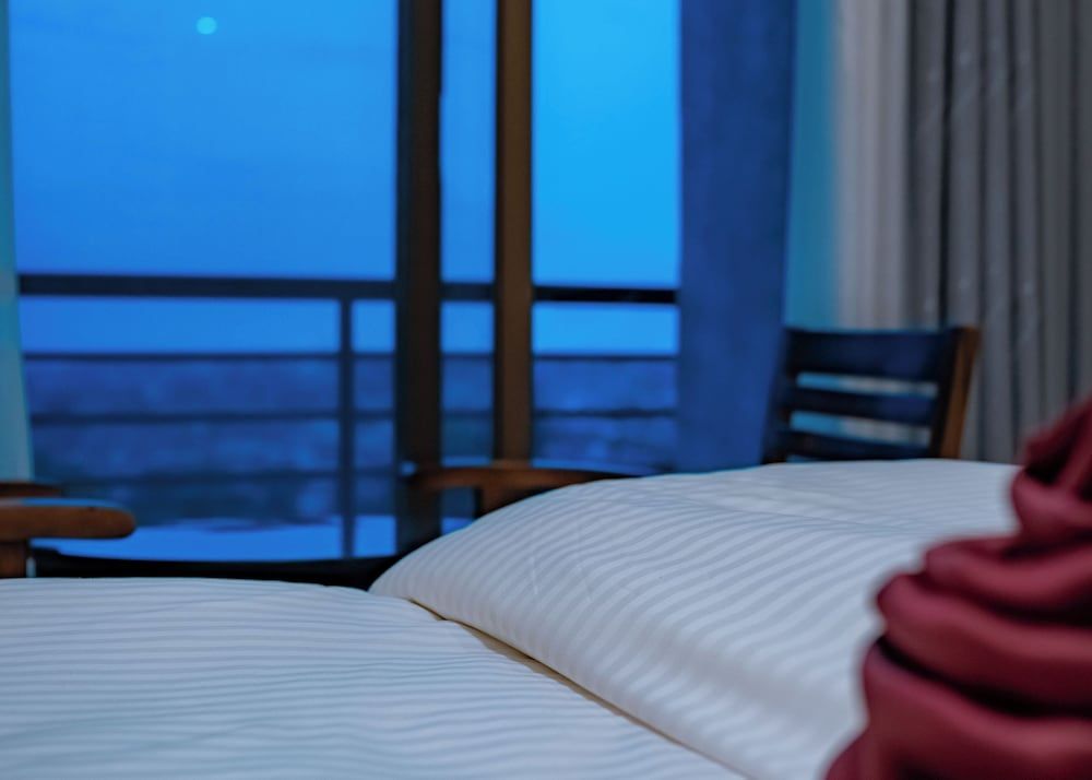 ROYAL CROWN HOTEL Family Double Room, Balcony, City View 6