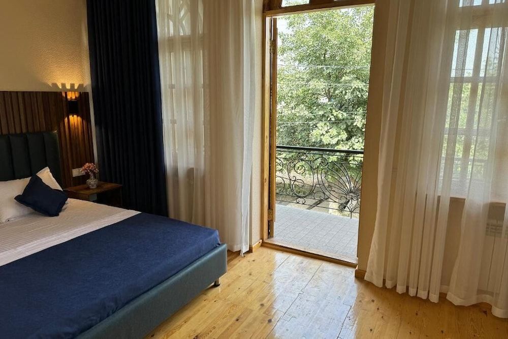 Shakuri guest house Comfort Double Room, Balcony, Courtyard View