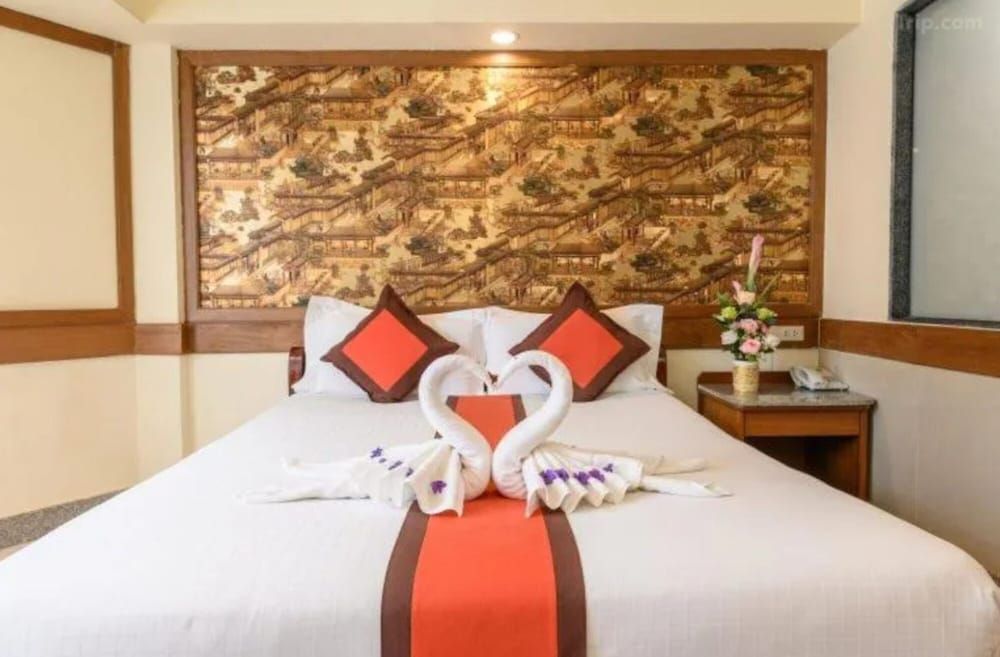 Palette Walking Street Pattaya Deluxe Double Room 2