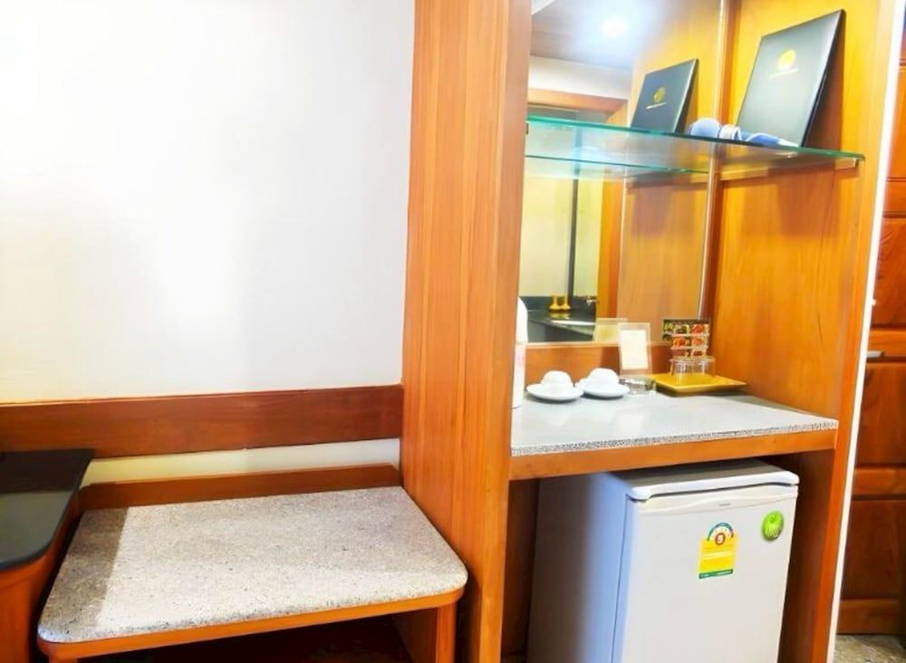 Palette Walking Street Pattaya Deluxe Triple Room 5