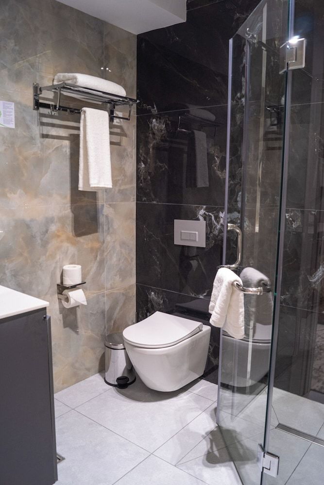 Meridian Plaza by Reikartz Standard Twin Room 4