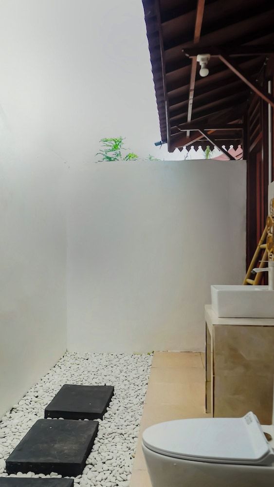 Westwood Bungalow Deluxe Twin Room, Garden View 16