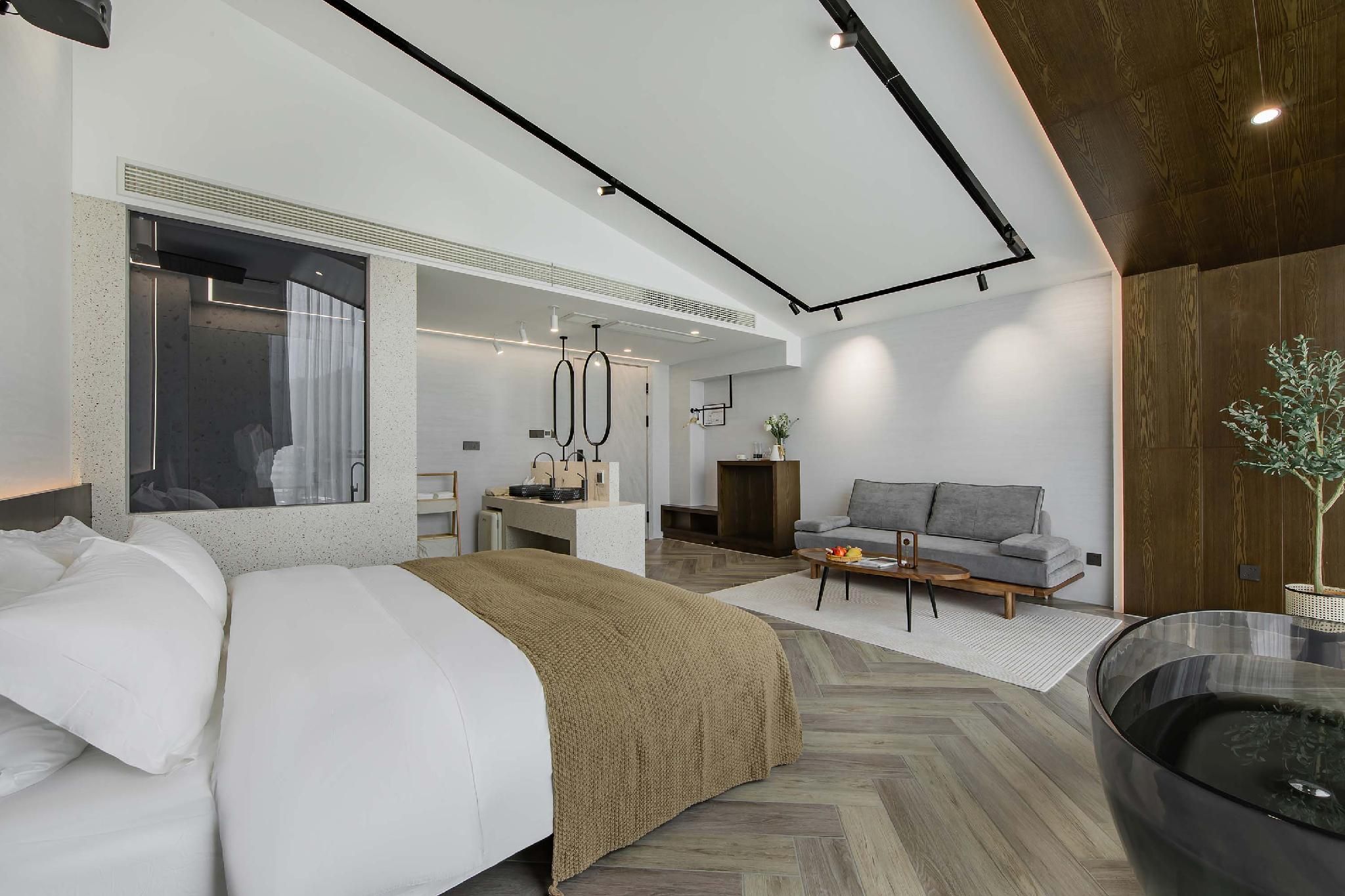 Qingcen Manor Bathtub Room