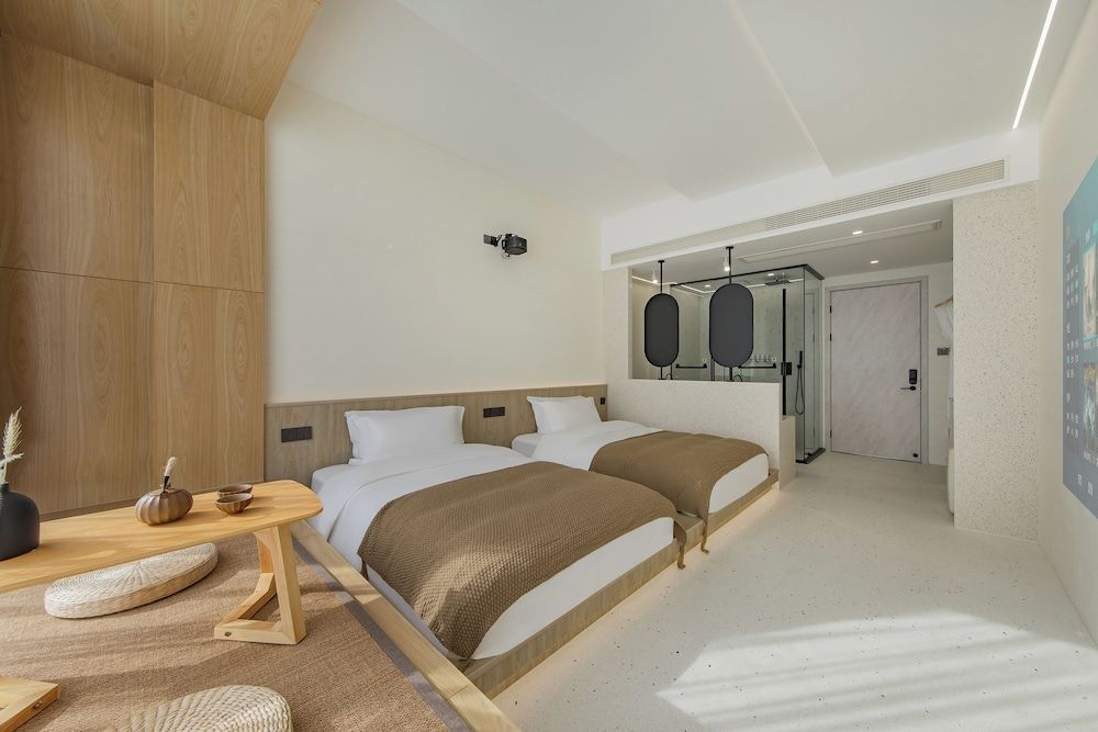 Qingcen Manor Elite Twin Room, Patio, Hill View 2