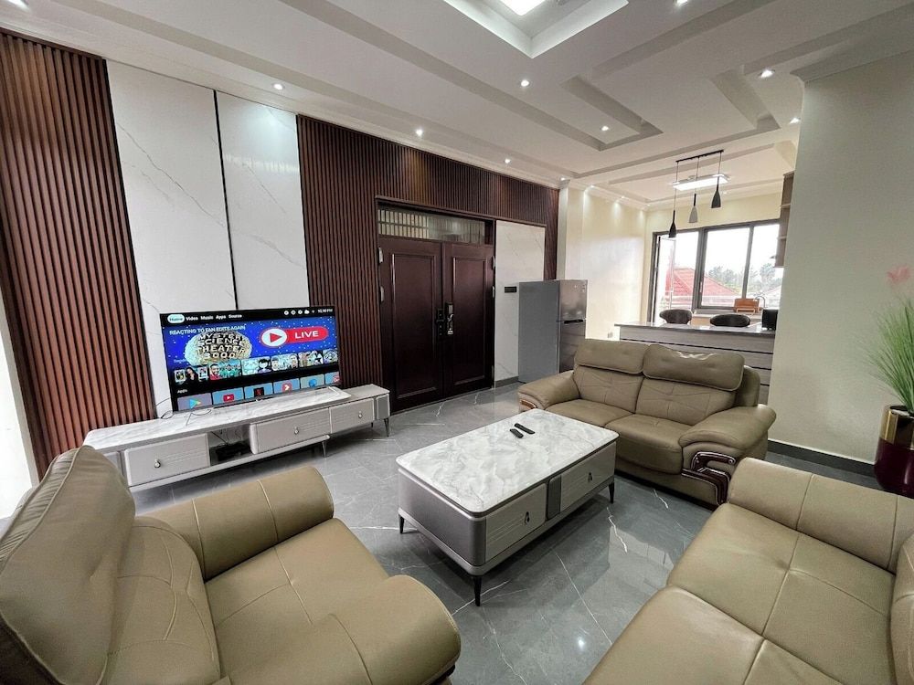 Garden Park House Classic Apartment, 2 Bedrooms, Balcony, Hill View 3