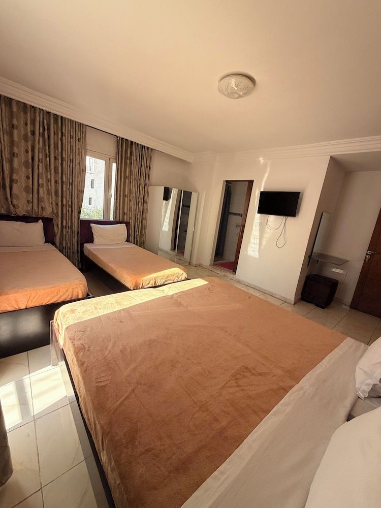 Hôtel Métropole Résidence Triple Room 4