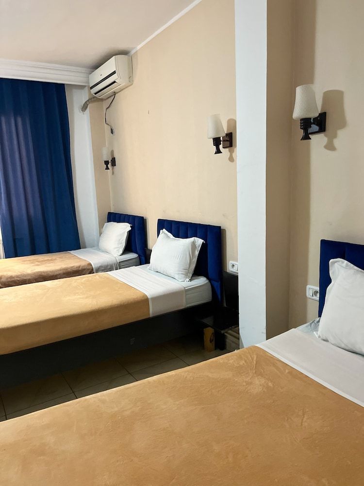 Hôtel Métropole Résidence Triple Room 2