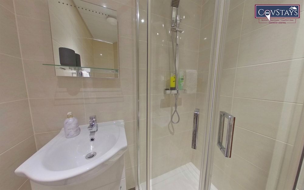 Victoria House by CovStays Standard Studio 63