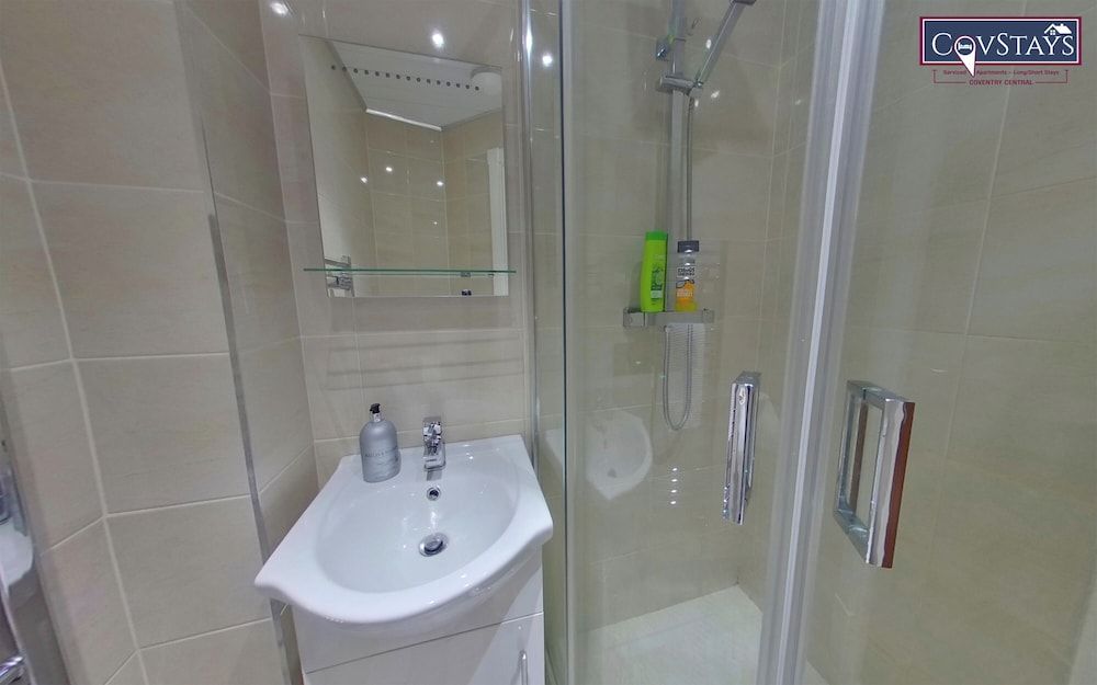 Victoria House by CovStays Standard Studio 73