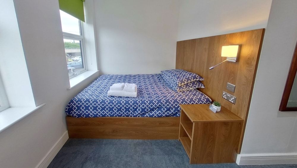 Victoria House by CovStays Standard Studio 10