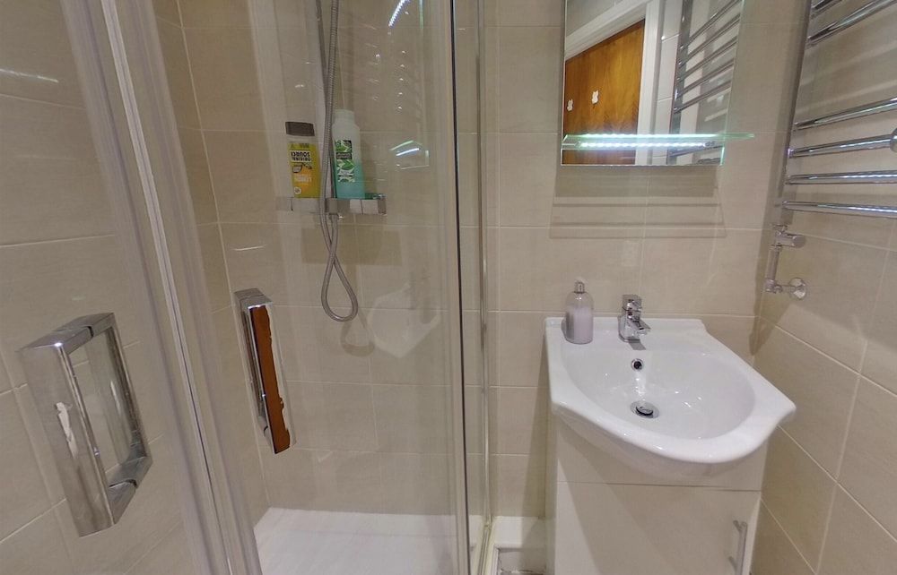 Victoria House by CovStays Standard Studio 68