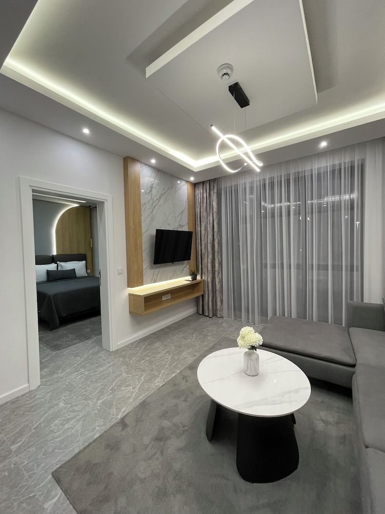 Hotel Maraj Apartment, City View 11