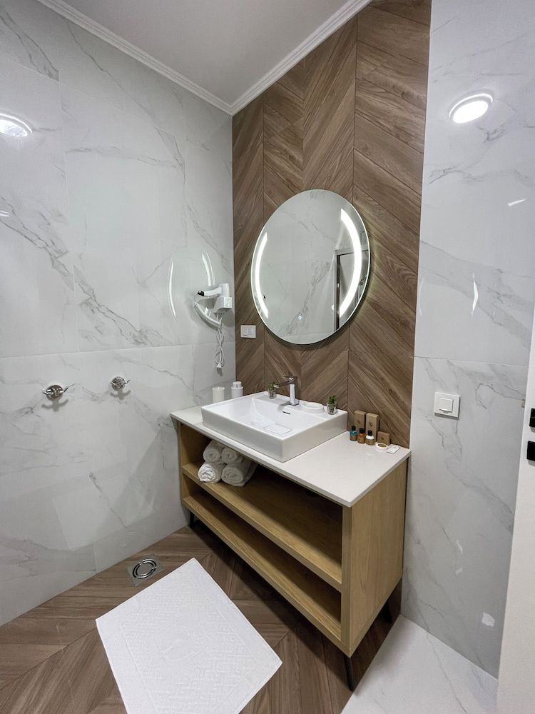 Hotel Maraj Standard Double Room, Non Smoking, City View 7