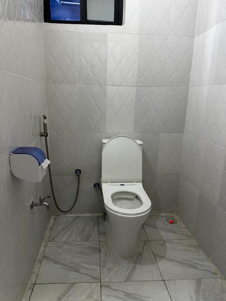 Girrafe Apartments Luxury Apartment, 3 Bedrooms, Balcony, City View 6