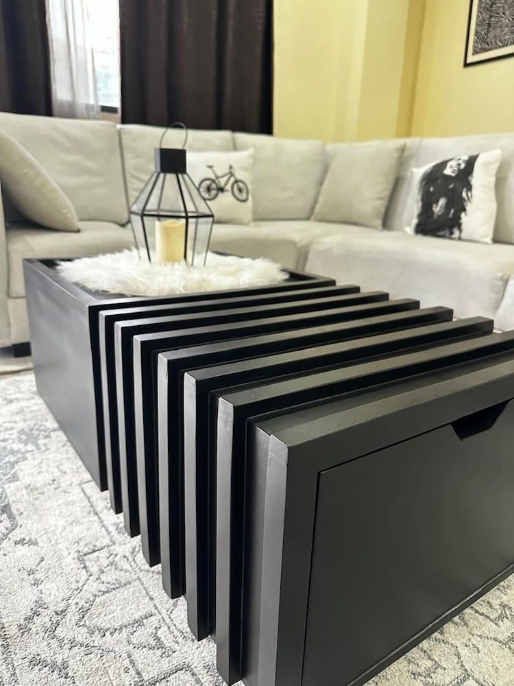 Girrafe Apartments Luxury Apartment, 3 Bedrooms, Balcony, City View 9