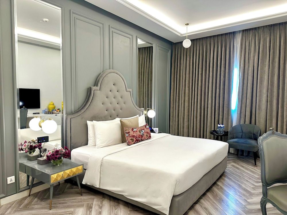 The Nishat Hotel Johar Town Executive Room