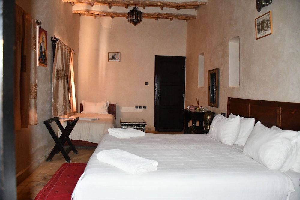 Kasbah La Cigogne Superior Room, Private Bathroom, Pool View 2