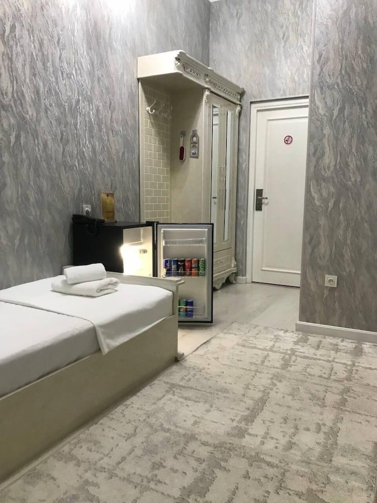 Ammar hotel Standard Quadruple Room 4