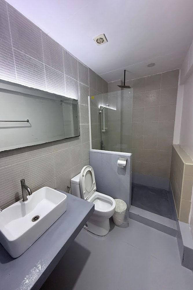 At The Pad Hotel And Resort Deluxe Double Room 4