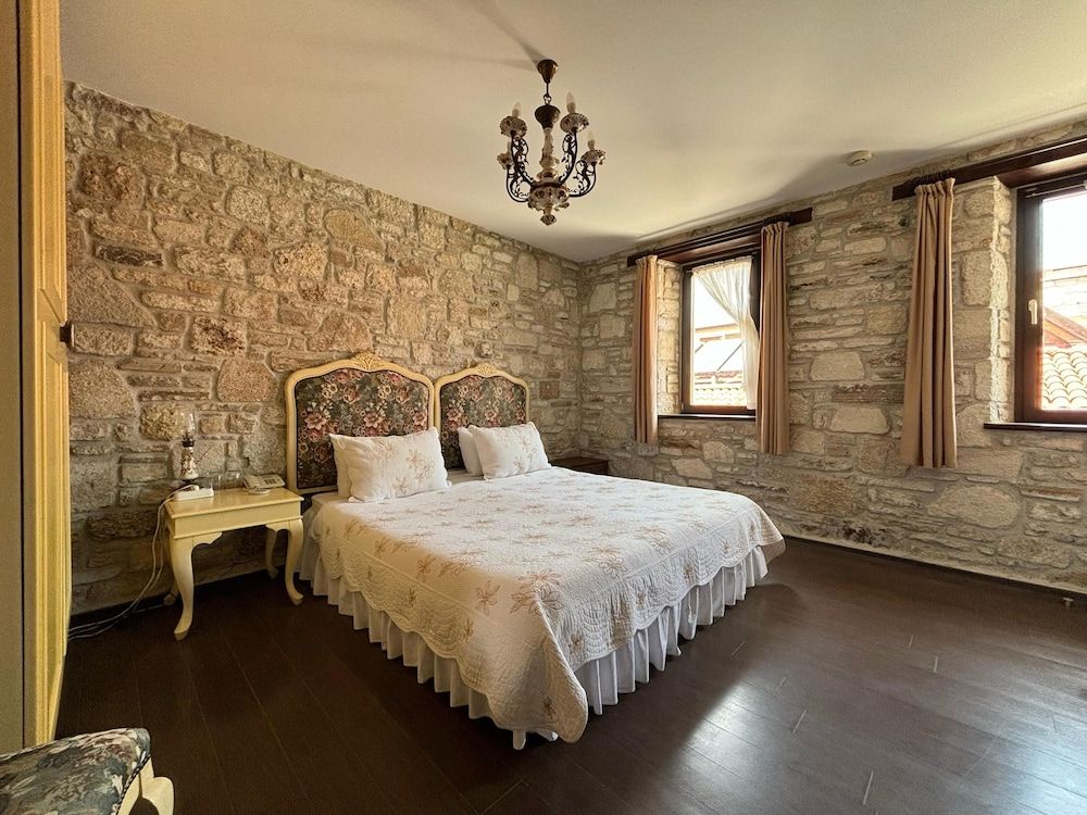 Griffon Boutique Hotel - Boutique Class Deluxe Double or Twin Room (Single Use)