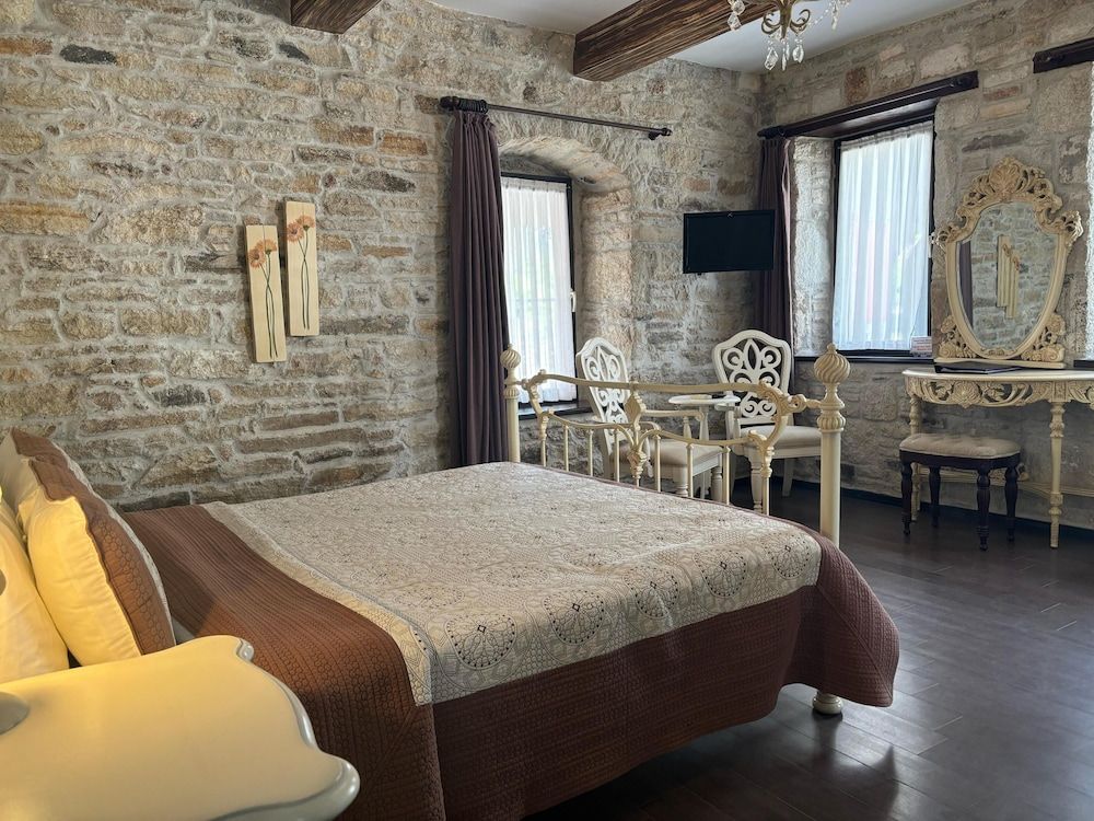 Griffon Boutique Hotel - Boutique Class Deluxe Double or Twin Room (Single Use) 2