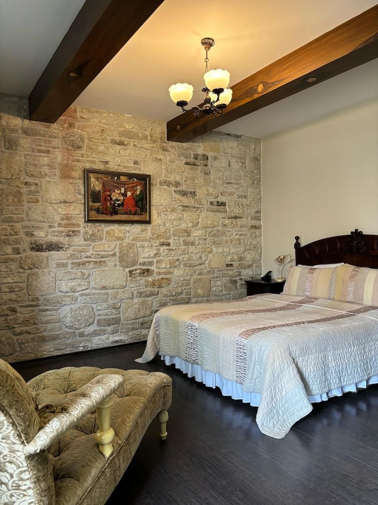 Griffon Boutique Hotel - Boutique Class Deluxe Double or Twin Room (Single Use) 4