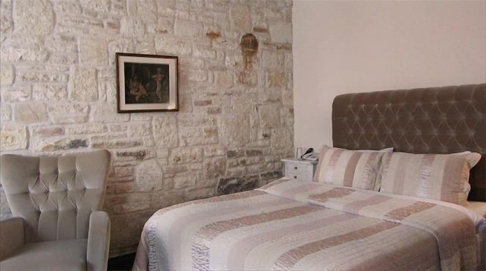 Griffon Boutique Hotel - Boutique Class Deluxe Double or Twin Room (Single Use) 8