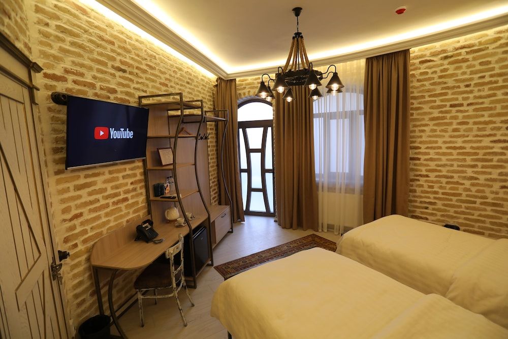 Arka boutique hotel Deluxe Twin Room 6