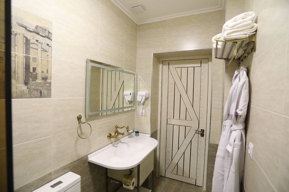 Arka boutique hotel Deluxe Double Room, Courtyard View 3