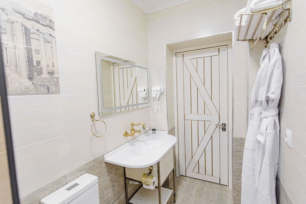 Arka boutique hotel Deluxe Twin Room 4