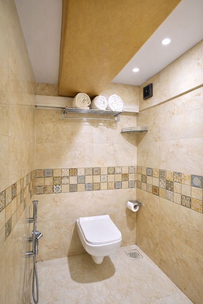 Glitz Hotel Sai Neel