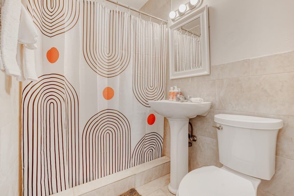 Lauderdale Breeze Villas Deluxe Apartment, City View 8