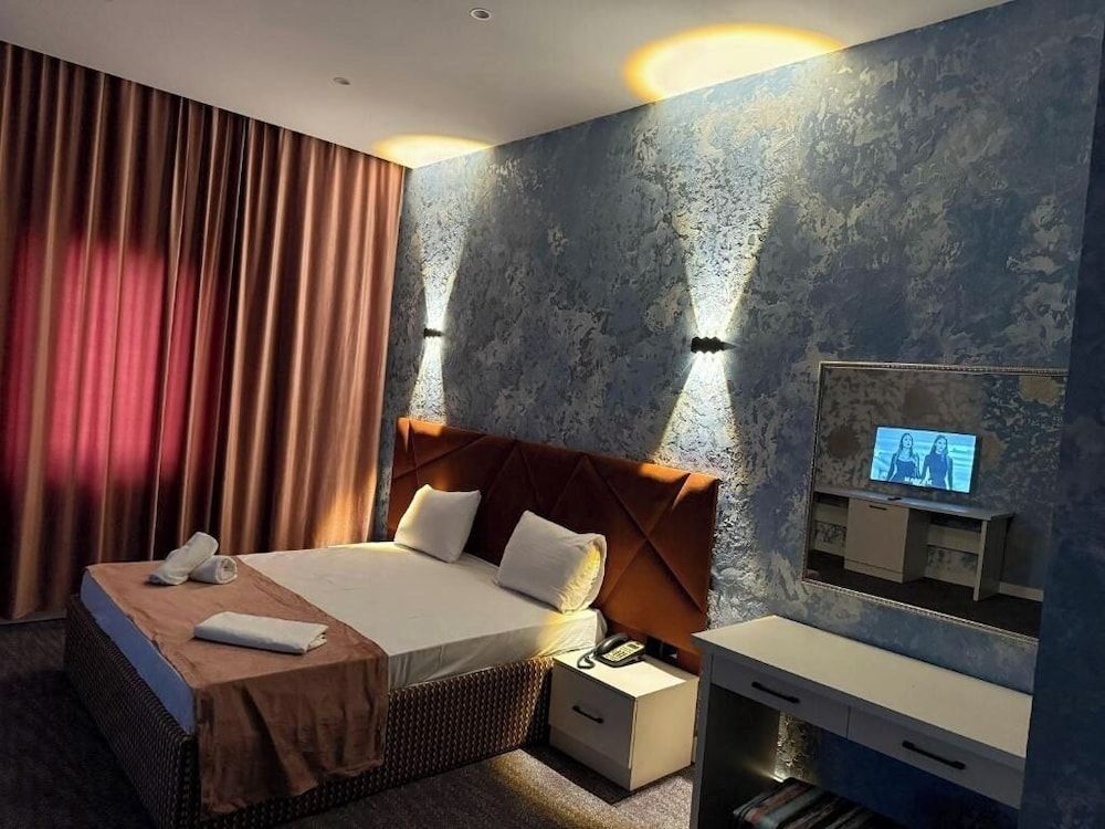 Black Mont Inn Deluxe Double Room, City View 6