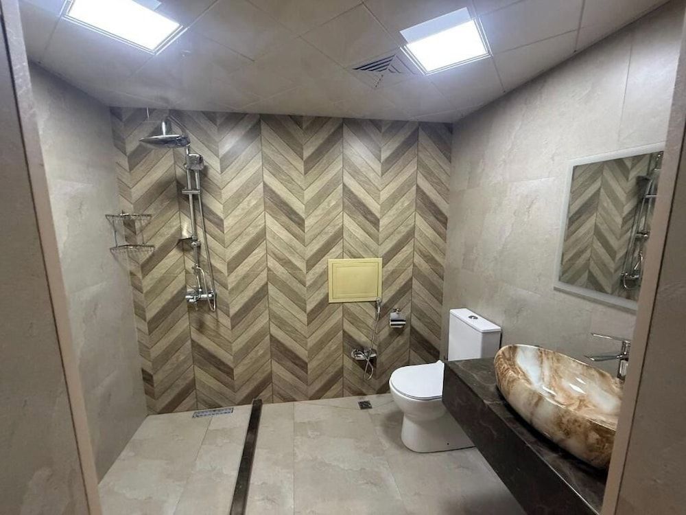 Black Mont Inn Deluxe Double Room, City View 9