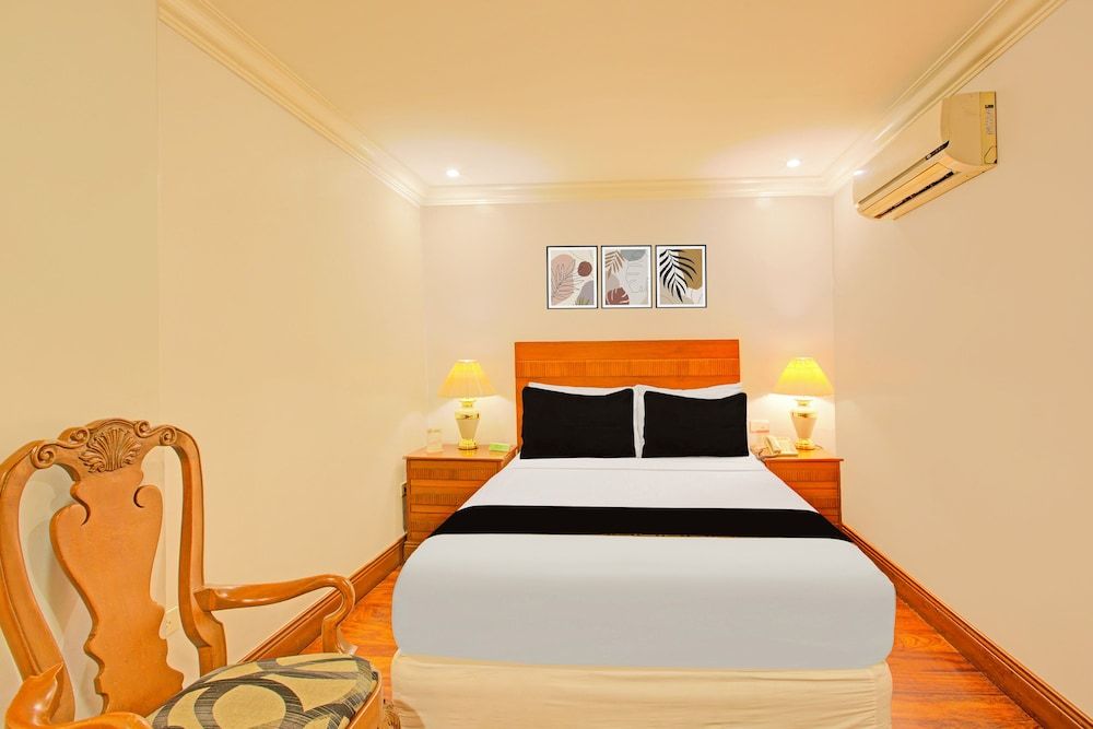 Townhouse Oak VIP Suites, Evangelista Makati Manila Deluxe Double Room 3