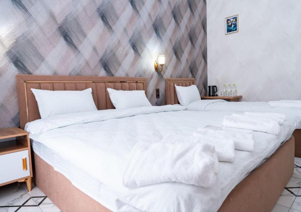 GOLD STAR PALACE HOTEL One-Bedroom Suite 2