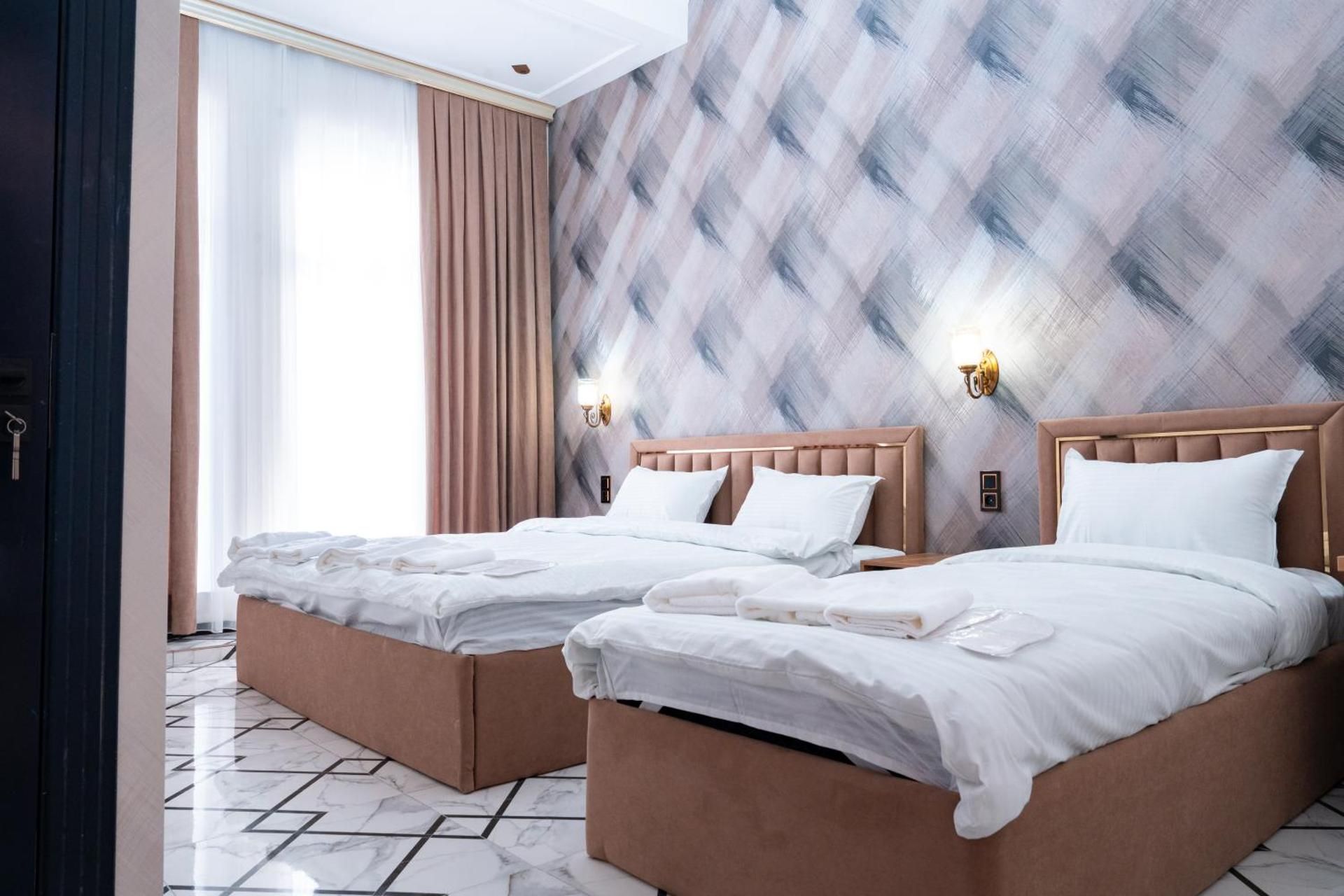 GOLD STAR PALACE HOTEL One-Bedroom Suite