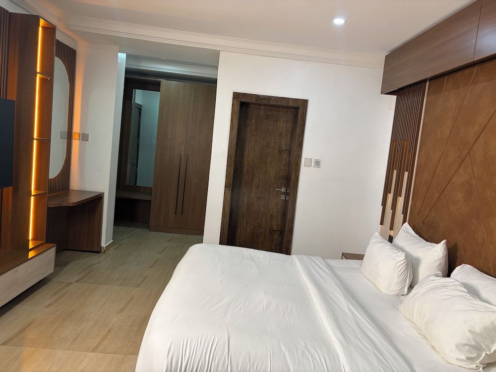 COLOGNE RESIDENCE Deluxe Apartment 5