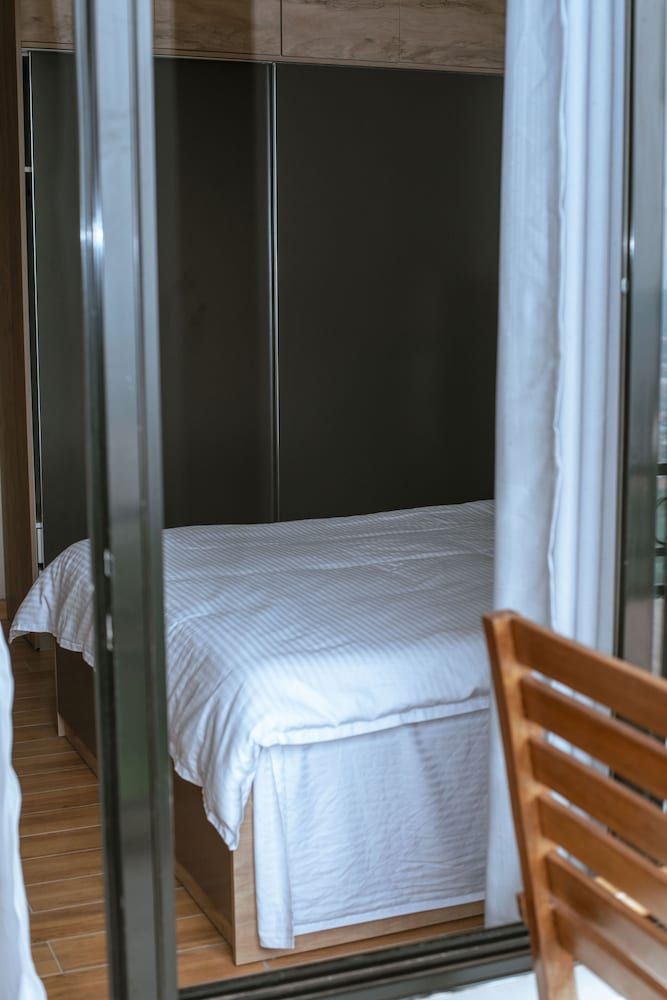 Vista Heights Residence Deluxe Double Room, 1 Bedroom, City View, Garden Area 15