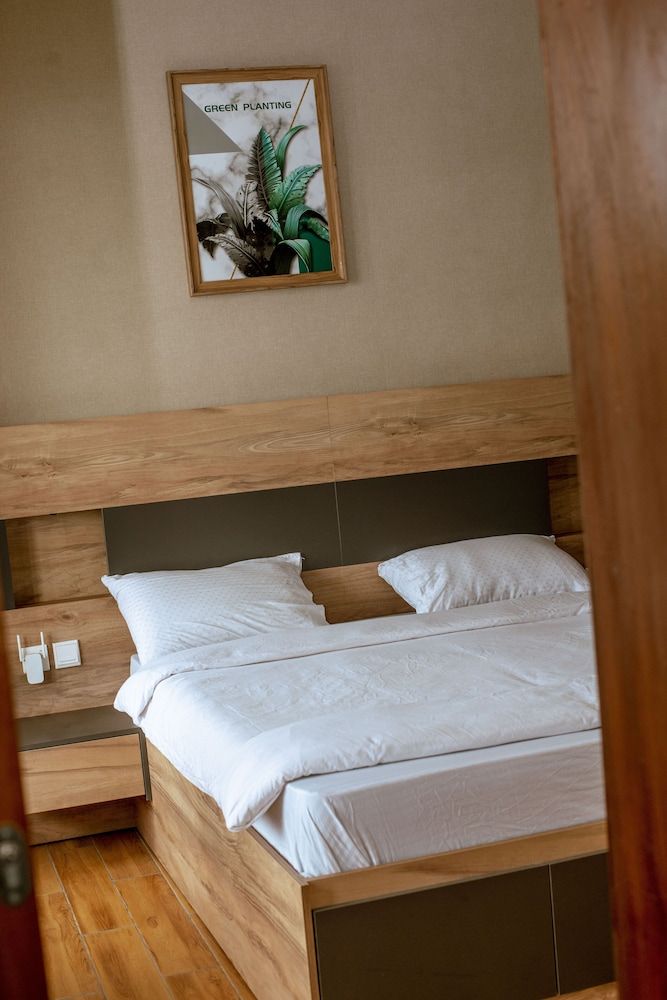 Vista Heights Residence Deluxe Double Room, 1 Bedroom, City View, Garden Area 3