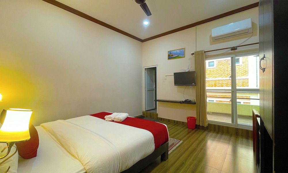 Hotel Juju Deluxe Double or Twin Room, Balcony, City View