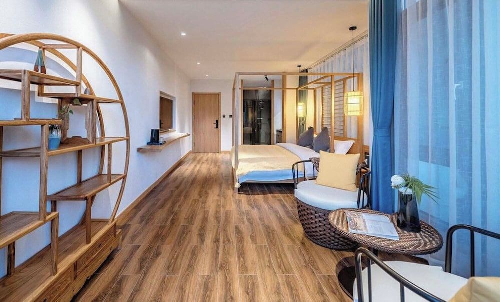 Dali Nanshenan Seaview Resort Villa Senior Double Room, Patio, Garden View 6