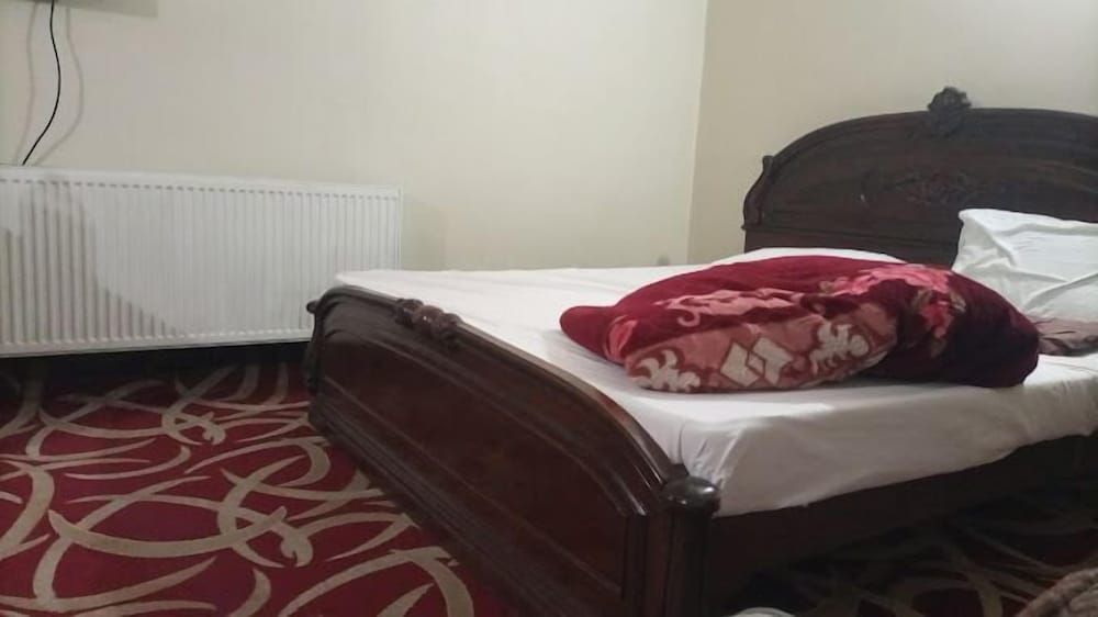 Hotel Qasr-e-Naz Deluxe Double Room 4