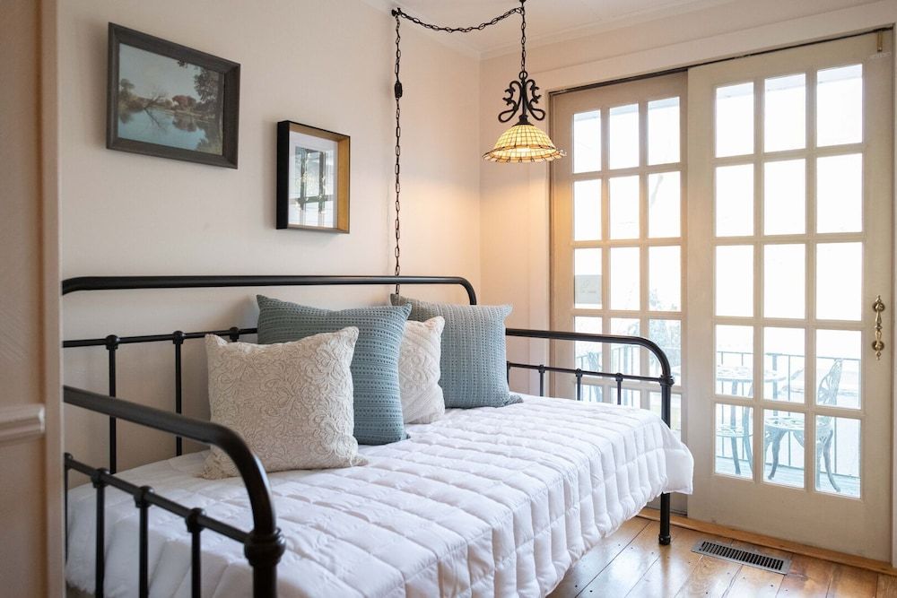 Park House Inn Studio, Balcony 2