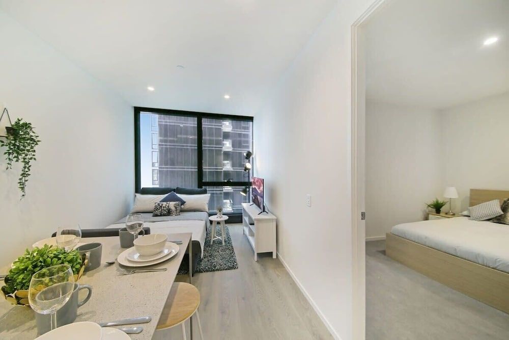 A Cozy & Chic Apt Near Crown Casino & Southgate Mall
