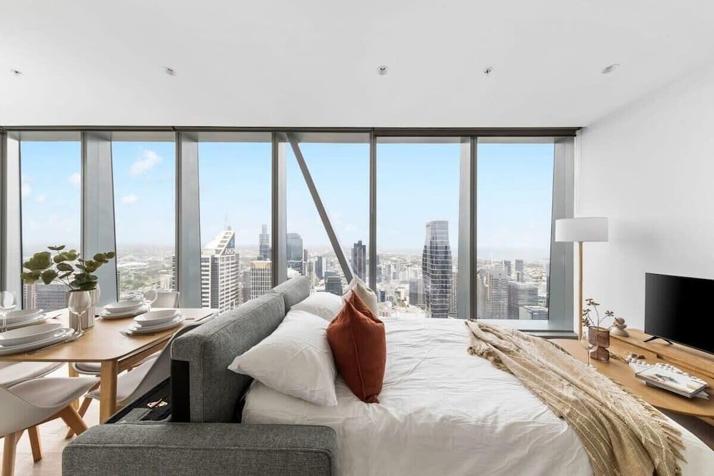 A Chic 2BR Apt With Panoramic Views, Free Parking Apartment (2 Bedrooms) 2