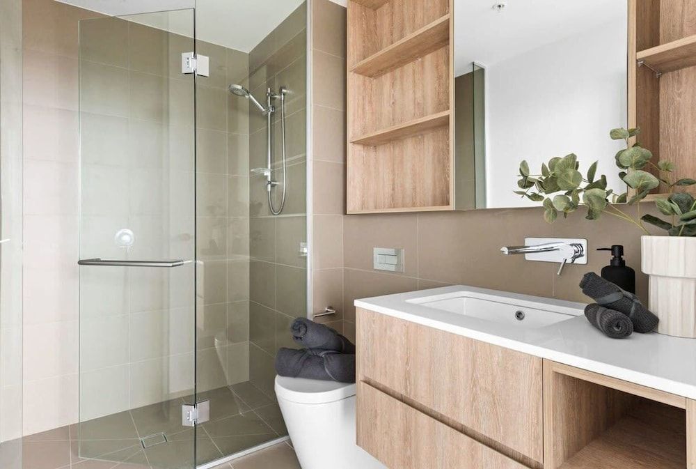 A Chic 2BR Apt With Panoramic Views, Free Parking Apartment (2 Bedrooms) 4