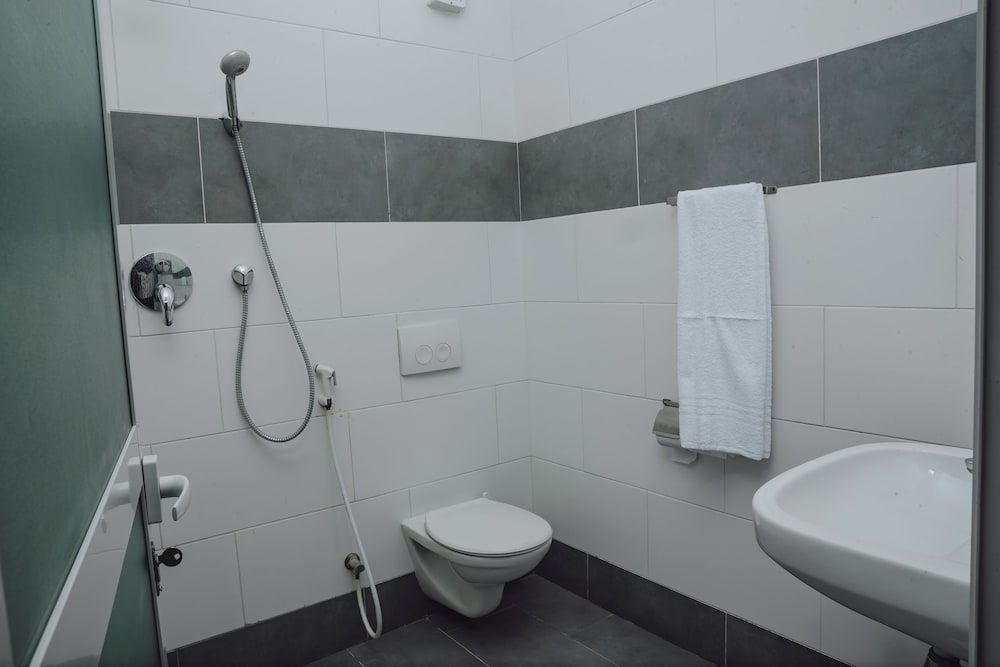 BML Highway Hotel Superior Room 13