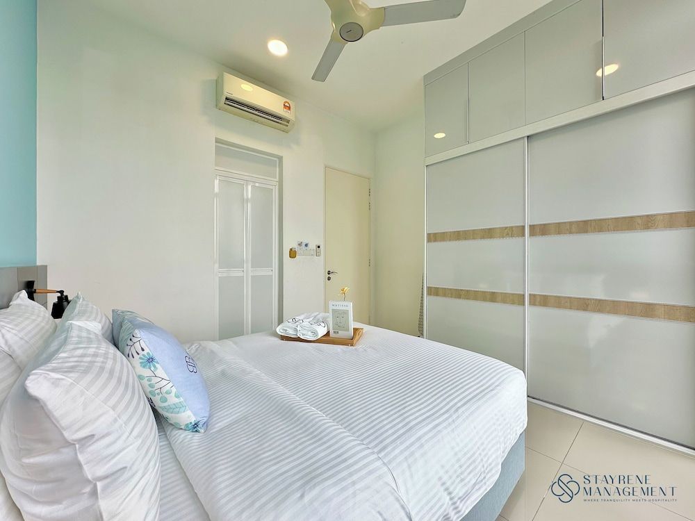 D'Pristine Medini by Stayrene