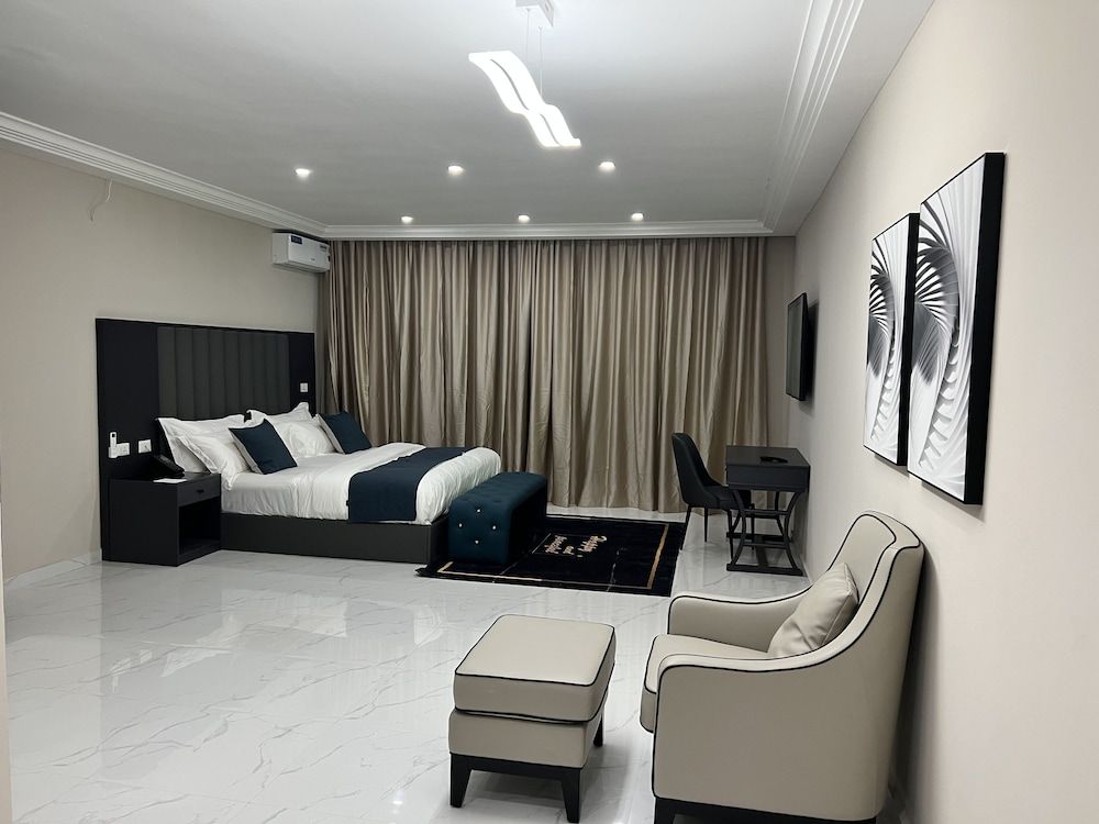 Lifestyle luxury hotel & Residence Premium Club Room with Porch & Pool View